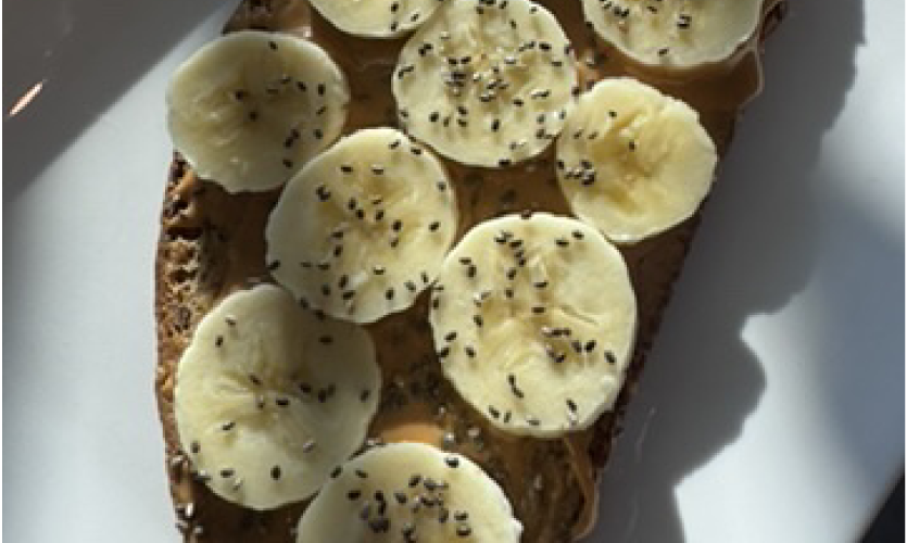 toast au beurre de cacahuètes et banane